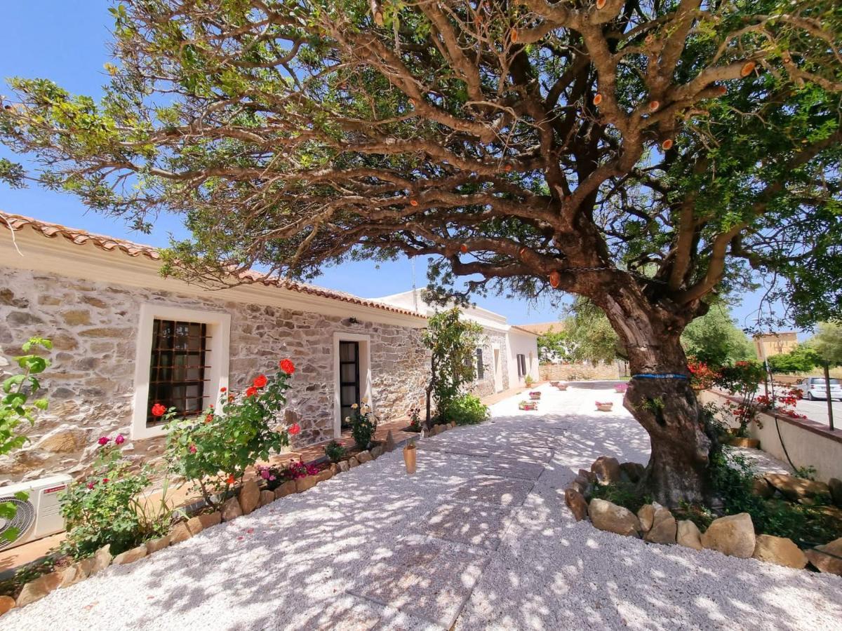 Stazzo San Teodoro La Quercia Piscina Condivisa Apartman Kültér fotó