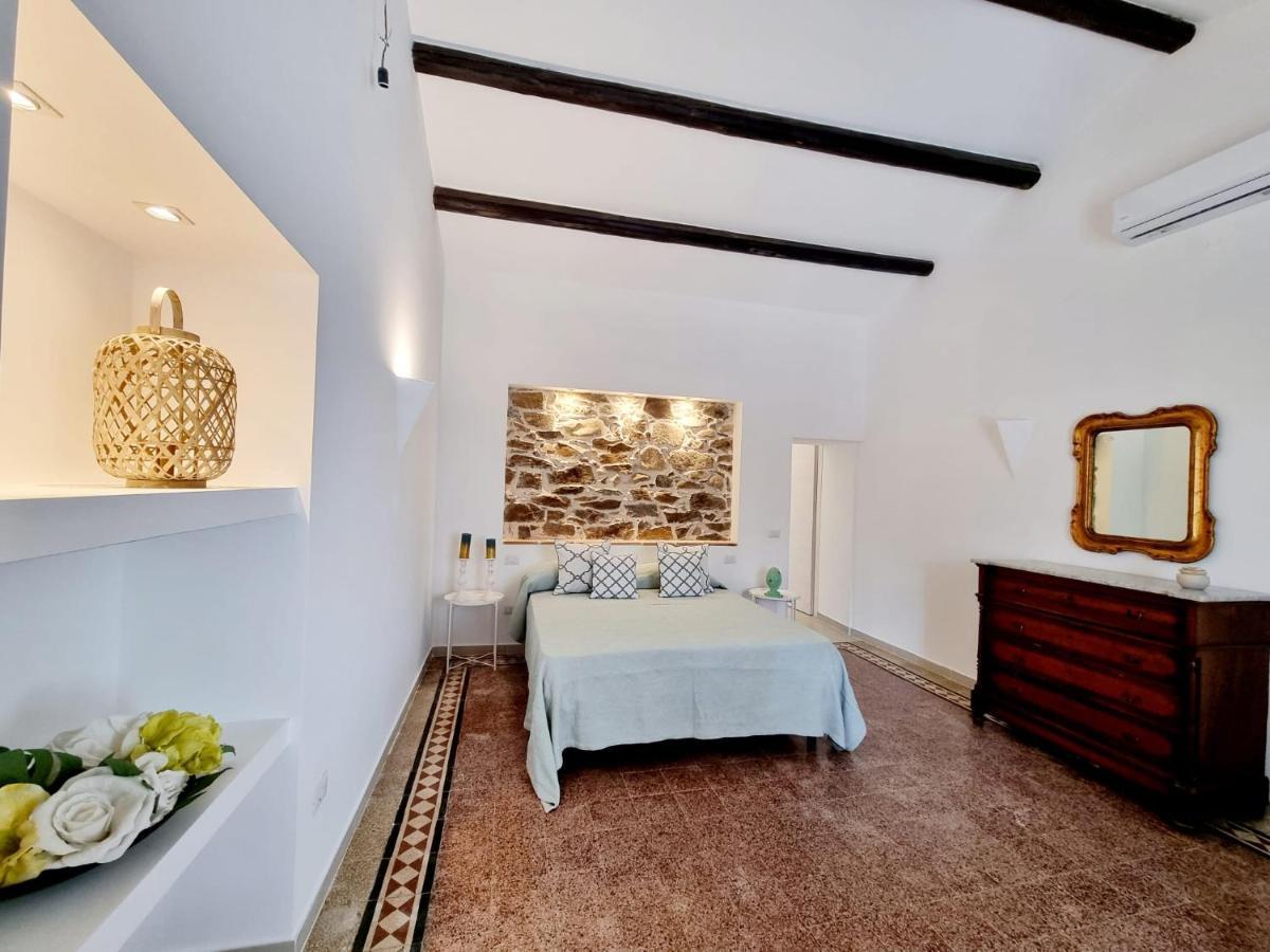Stazzo San Teodoro La Quercia Piscina Condivisa Apartman Kültér fotó