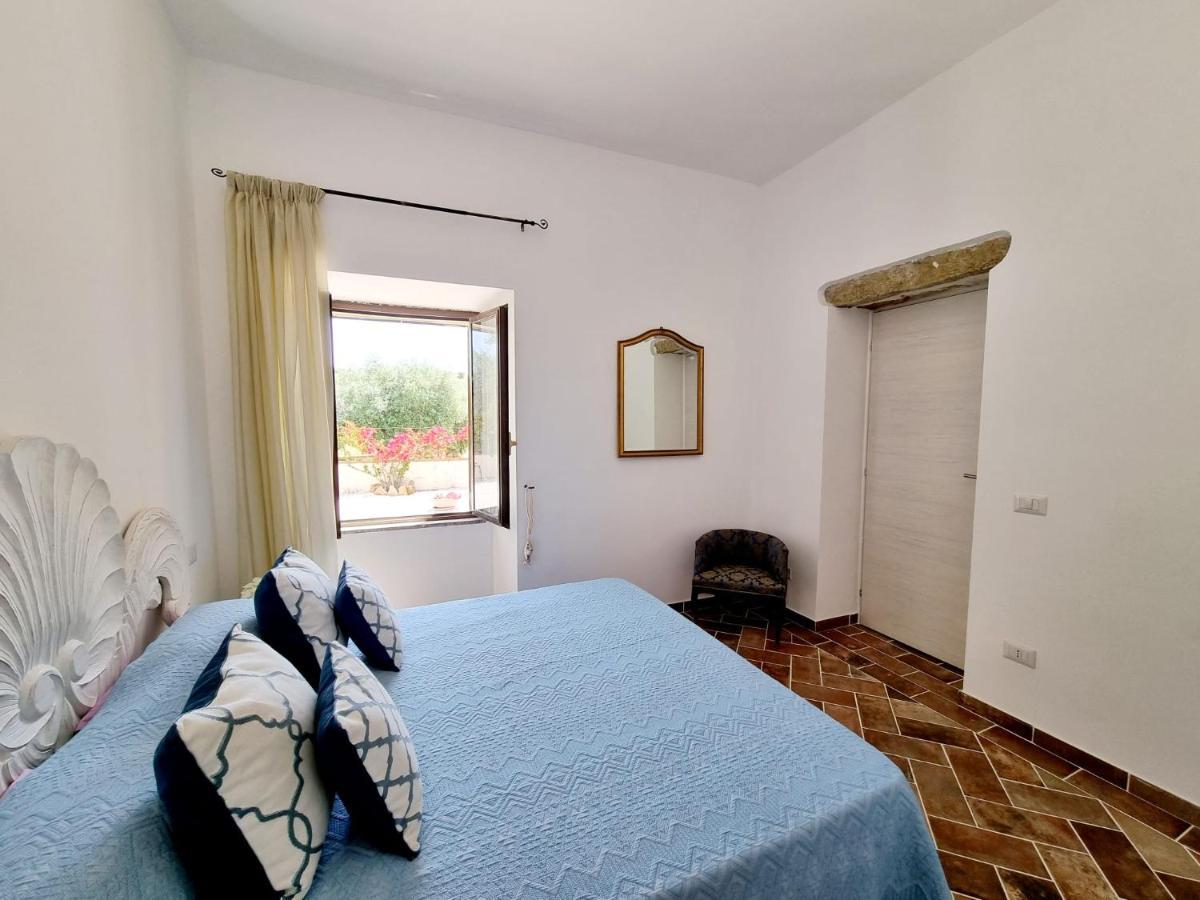Stazzo San Teodoro La Quercia Piscina Condivisa Apartman Kültér fotó