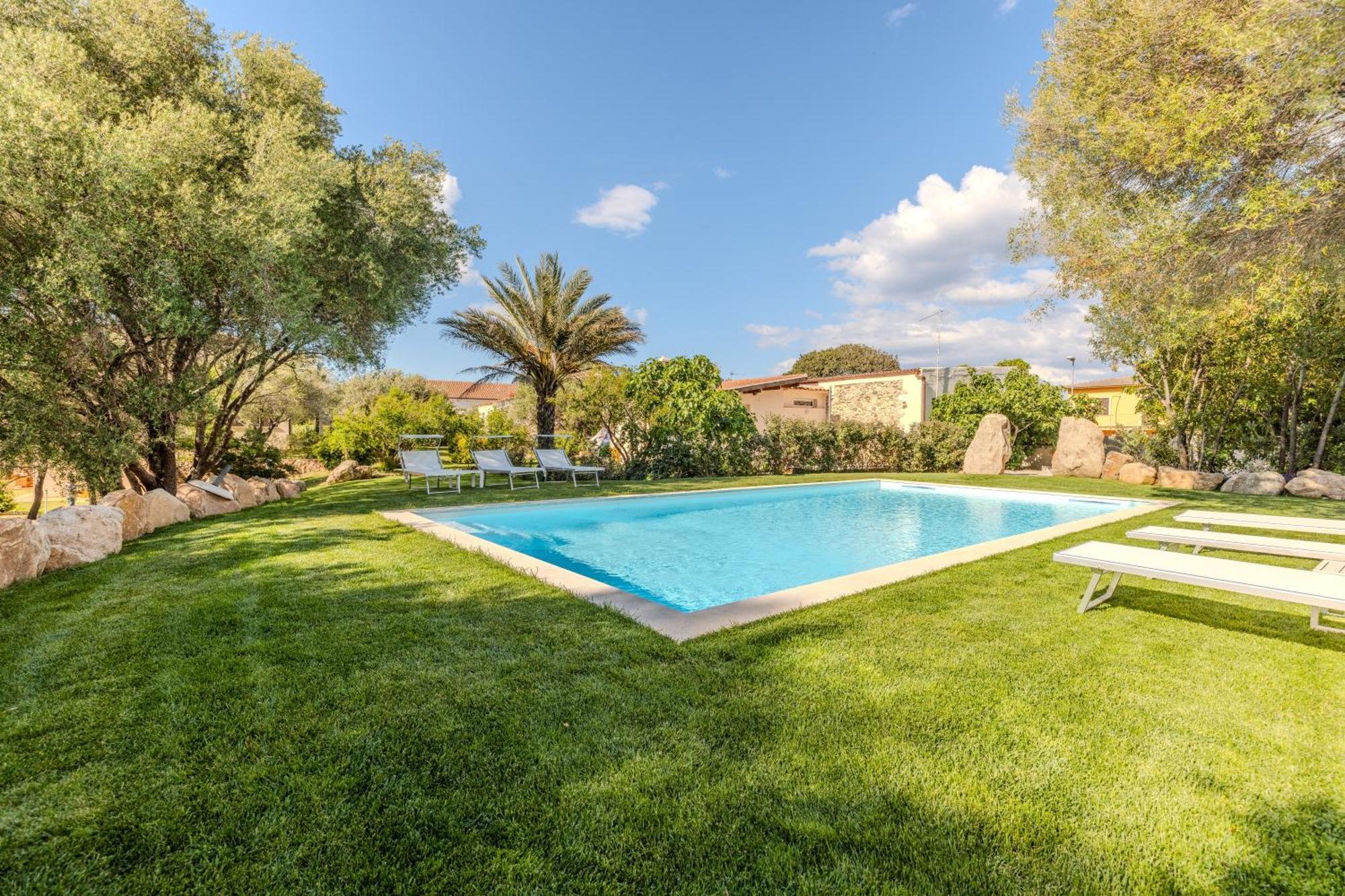 Stazzo San Teodoro La Quercia Piscina Condivisa Apartman Kültér fotó